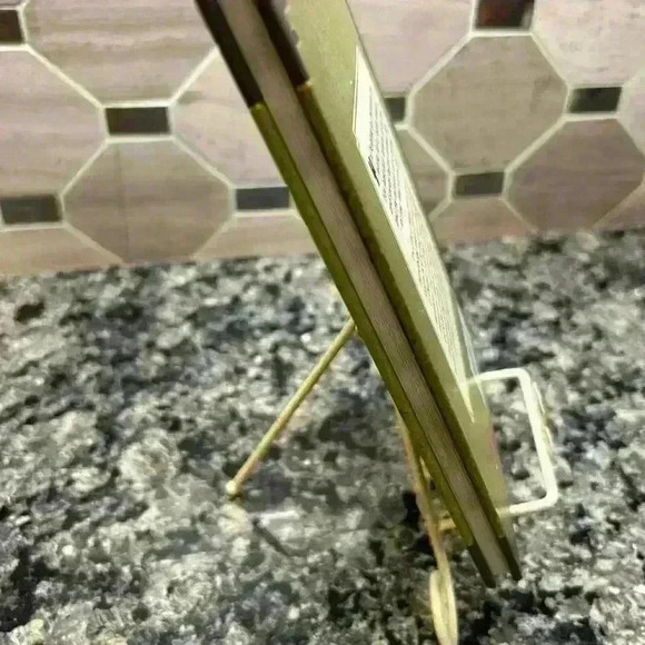 Lot of 2 Minecraft Books - Essential Handbook & Redstone Handbook - Picture 11 of 15